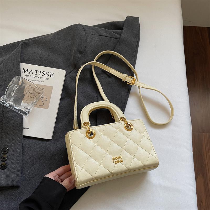 2026 New Ladies Handbag Embroidered Diamond Pattern Small Square Single Shoulder Bag Candy Color Crossbody Women's Bag