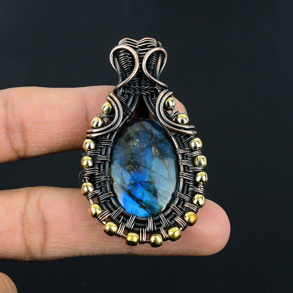 Handmade Labradorite Wire Wrapped Pendant  Natural Blue Flash Moonstone Healing Crystal Necklace Unique Copper Art Jewelry Gift for Women
