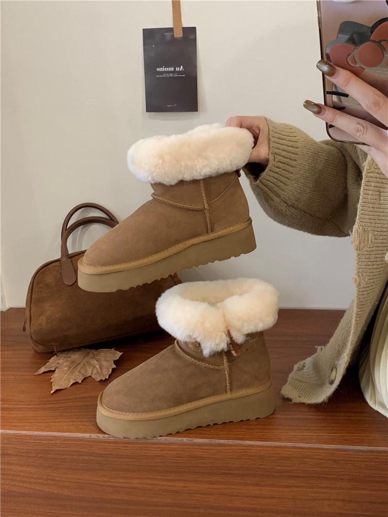 

Thick-soled snow boots, fluffy boots for women, northeastern cotton shoes, plush warm plush short boots for women 40 коричневий