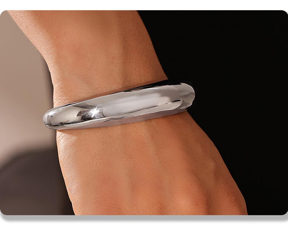 INS Style 18K Gold Plated Crescent C-Shaped Polished Titanium Steel Bangle for Women