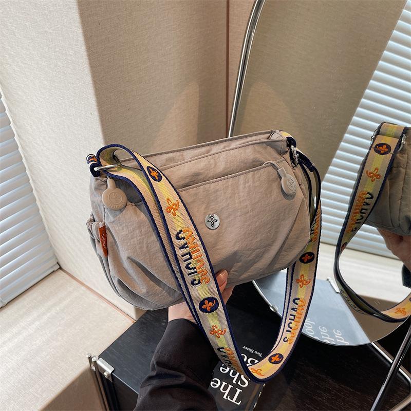 Crossbody Bag Women's New Fashion Lightweight Shoulder Bag Multi-layer Versatile Women's Commuter Small Square Bag