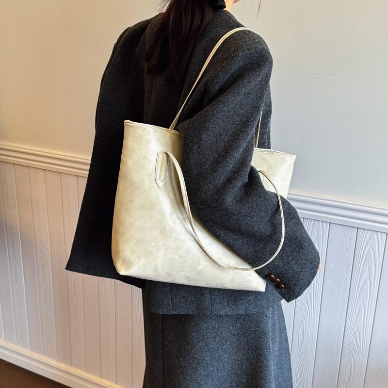 Trendy Street Style Medium Sized Pu Tote Bag Chic Shoulder Bag For Everyday Use