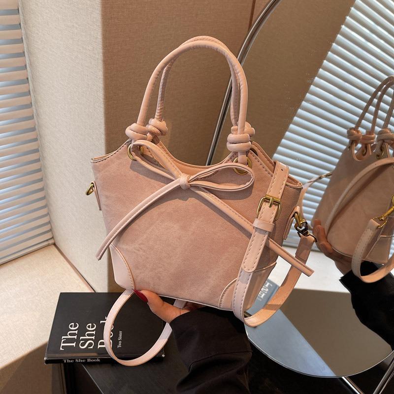 Retro Bag Women's Spring and Summer Trend Line Versatile Texture Hand Bag Shoulder Crossbody Bucket Bag