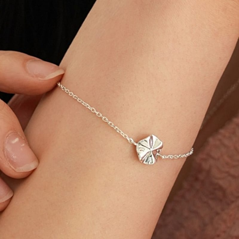 BELLOOGGI Circle wave bracelet