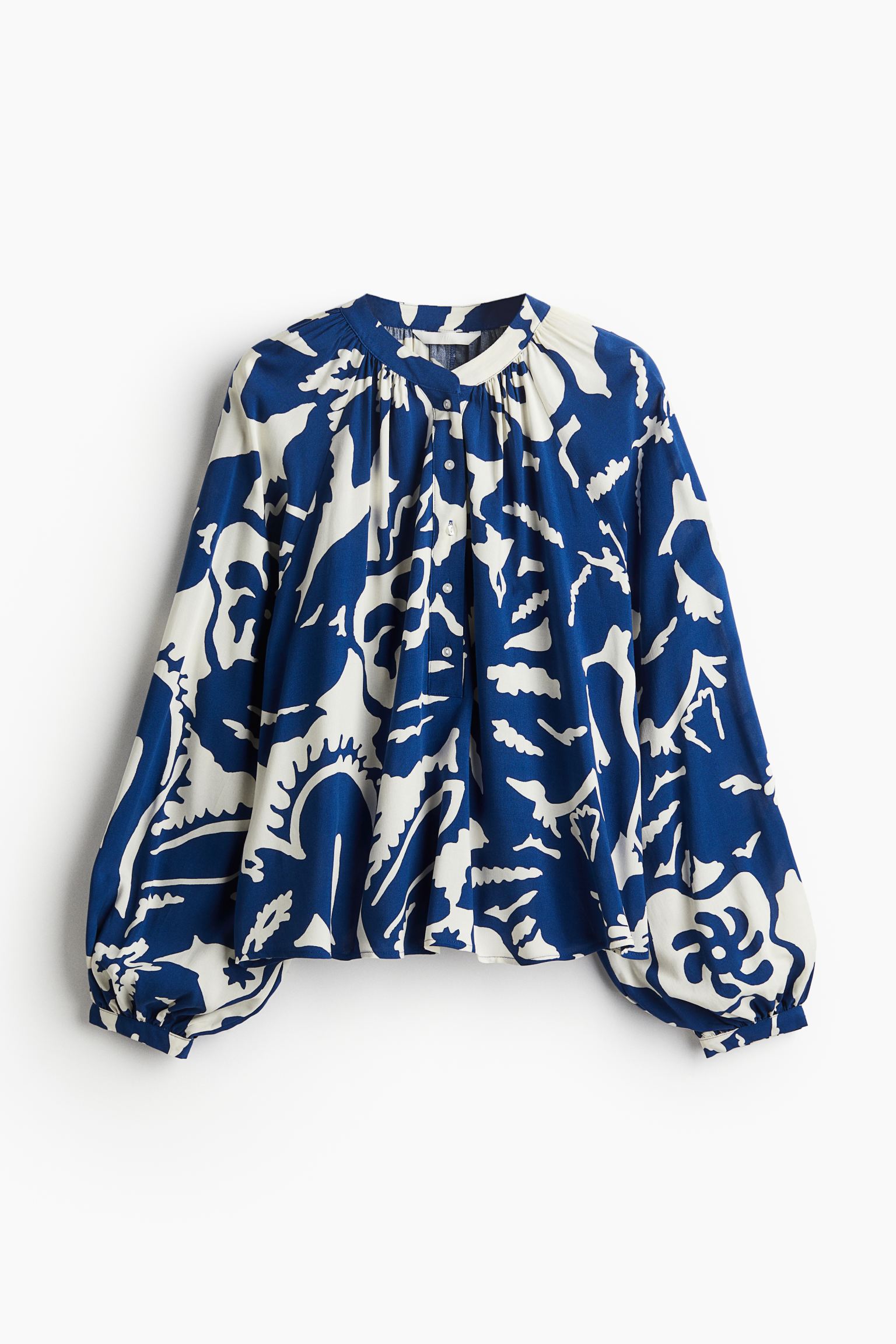 

Блуза с объемными рукавами