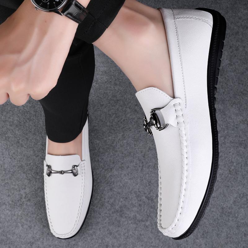 Fashion Spring New Men's Comfortable and Casual Loafers Fashionable Outdoor Men's Breathable Punched Casual Soft Bottom Driving Shoes