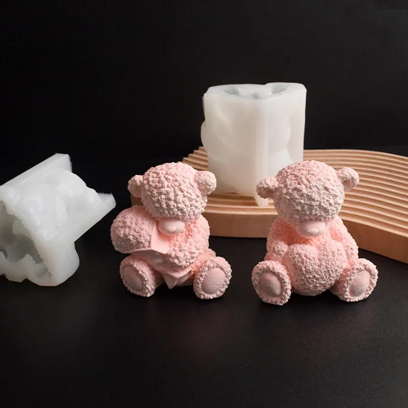 Bear Holding Flower Silicone Candle Molds 3D Animal Resin Soap Making Tools for Crafting Valentine's Day Or Wedding Gifts