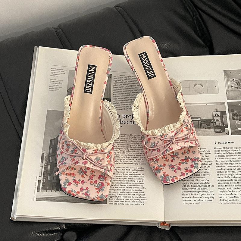 Retro gentle bow thick heel one-word women's summer new French lace square head high heel cool slippers