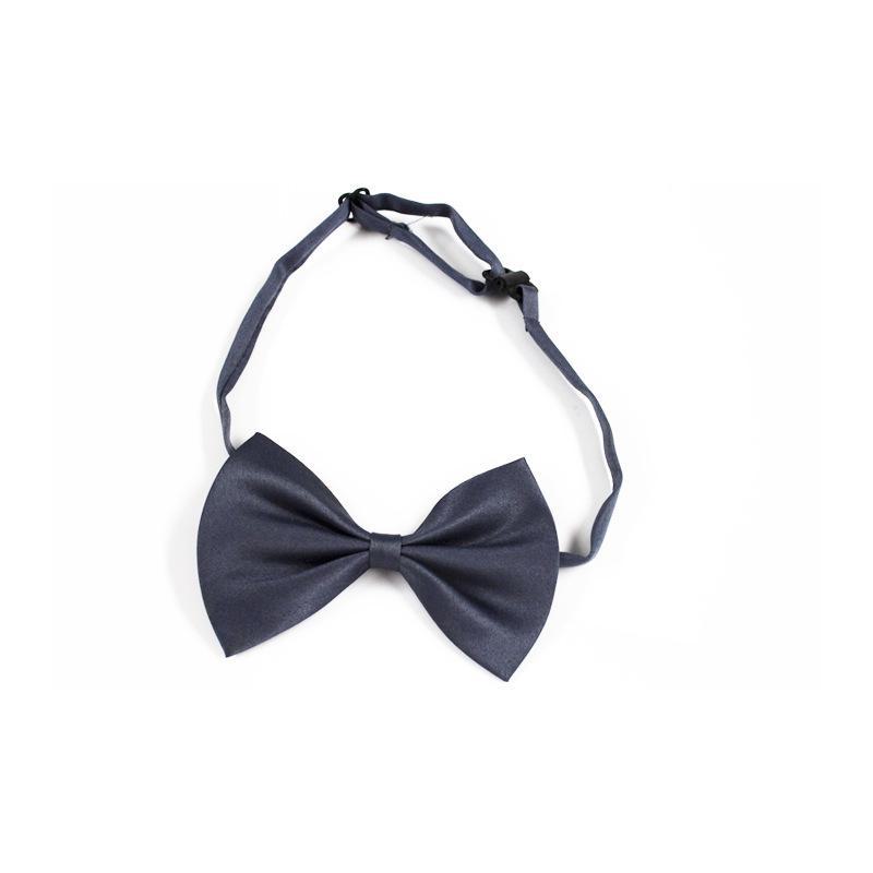 Pánský černý oblek s motýlkem pro sbor, svatby a speciální události