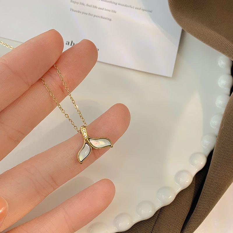 1pcsThe spot new style elegant mermaid necklace collarbone chain temperament woman light luxury high-grade pendant cool wind nec