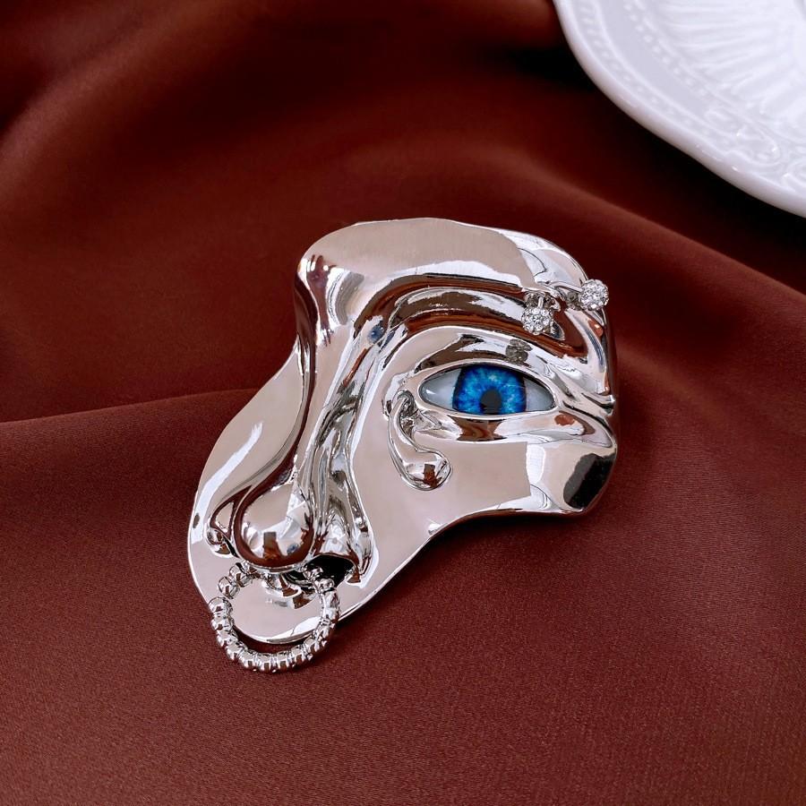 Średniowieczna Vintage Broszka z Kontrastującą Pszczołą Inkrustowana Diamentami Retro Lekki Luksus High-endowa Korsaż Wykwintne Wszechstronne Dodatki Kobiety