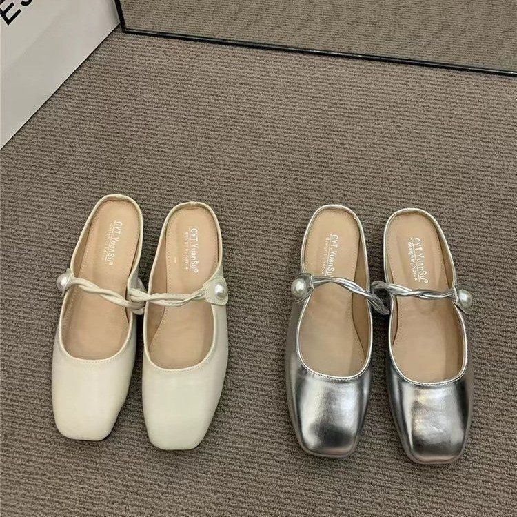 Französischer Xiaoxiangfeng mit flachem Boden Baotou Half-Drag Mädchen Frühjahr 2025 neu Nische Fee Silber Ein-Pedal Lazy Drag