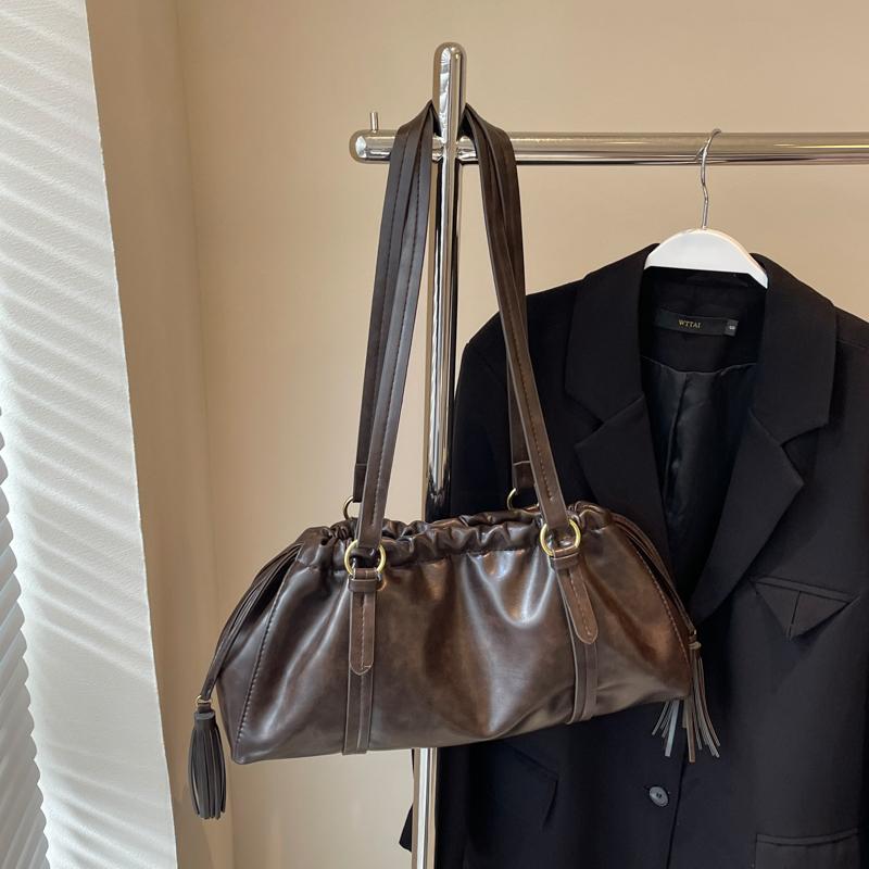 

Сумки на плечо из кожи с кисточками для женщин, новые ретро-модные сумки большой вместимости, простые трендовые сумки