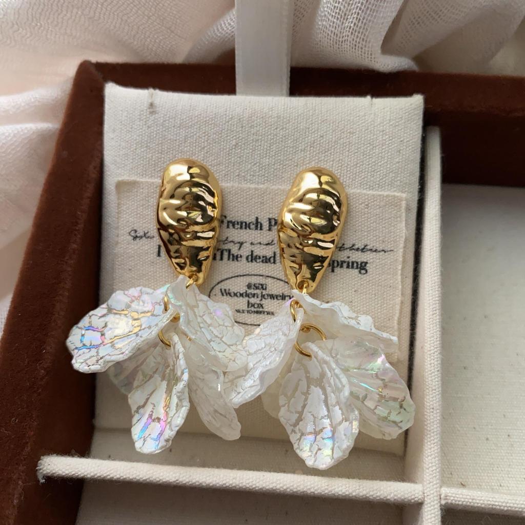 20 Flower Earrings French Earrings Women'S Light Luxury Temperament High Sense Niche Unique Design Stud Earrings