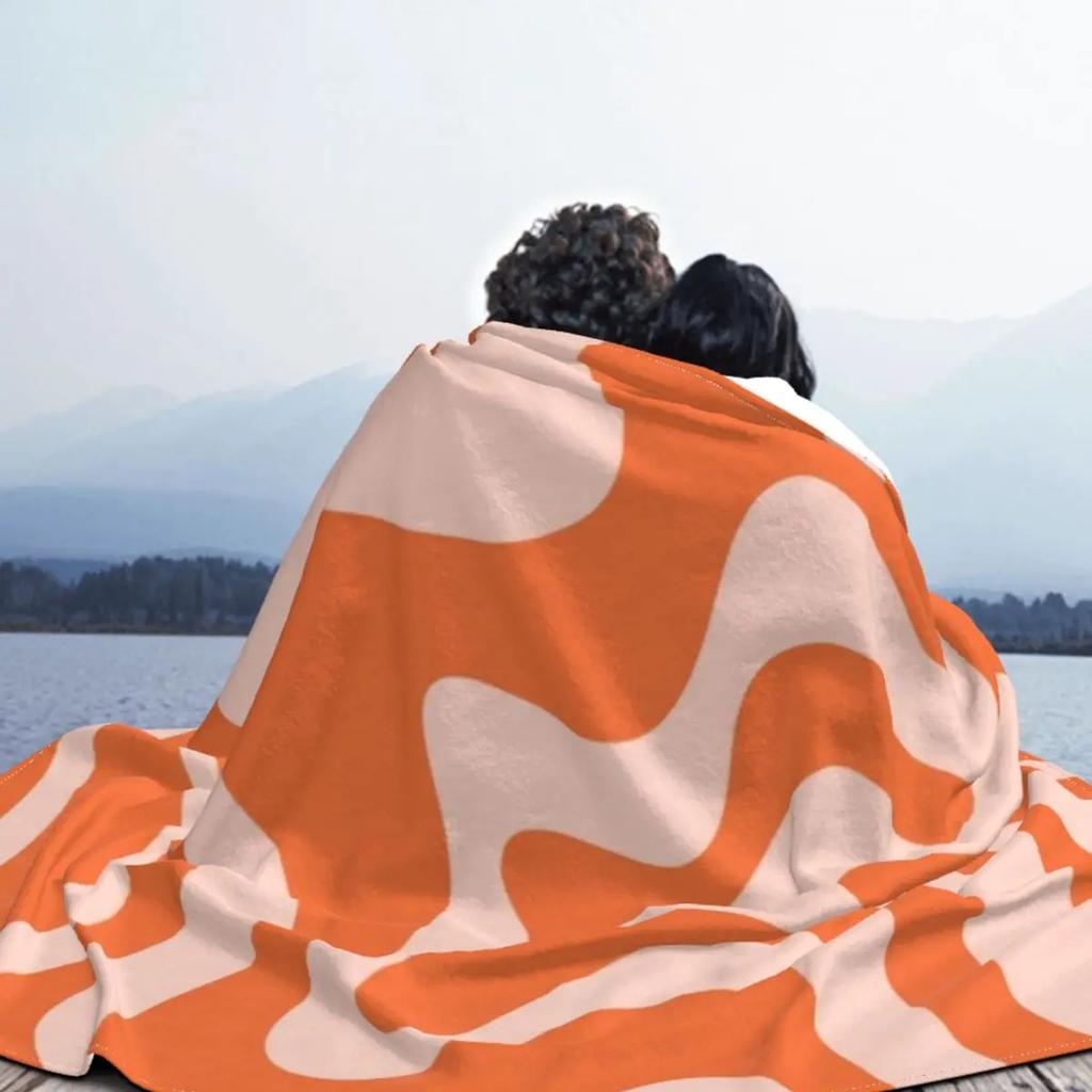Flüssiges Wirbel Abstraktes Muster in Orange und Blassrosa Überwurfdecke Gefüllte Decken Decke Sofa