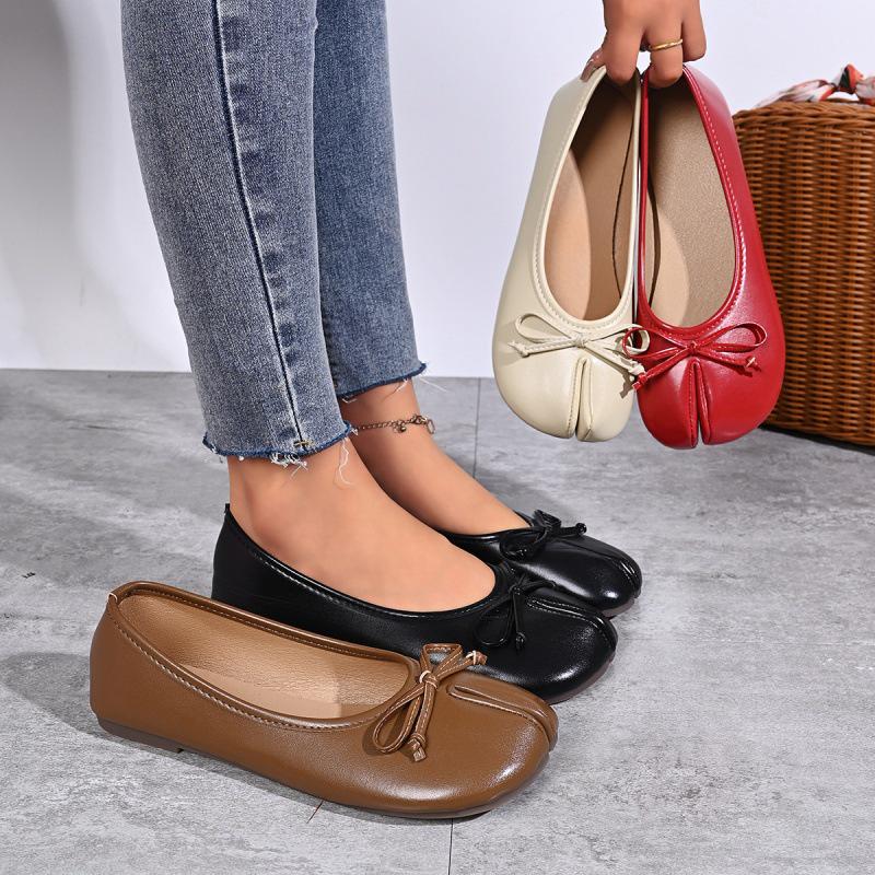 Scarpe Basse da Donna in Morbida Pelle con Punta Divisa e Fiocco - Collezione 2026: Versatile, Bocca Stretta, Design Slip-On