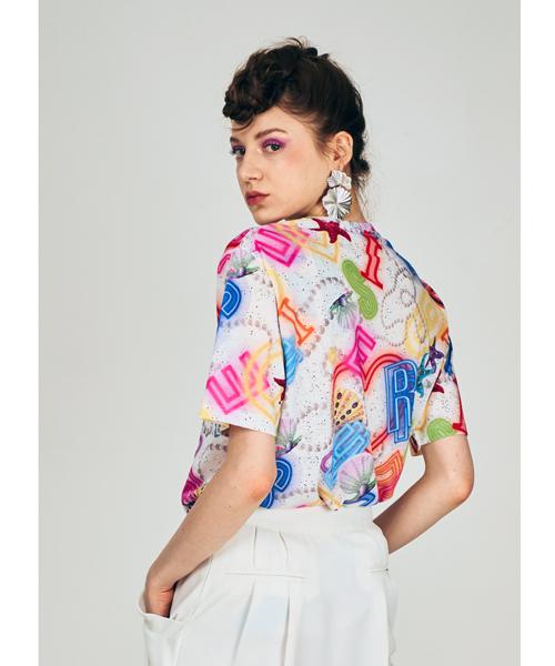 GREEDILOUS Neon Lettering Shorts Sleeve Top