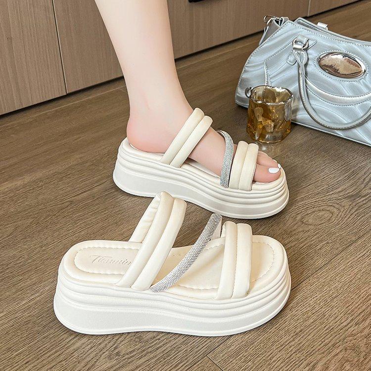 2024 Spring and Summer New Korean Version of Muffin Tide with Cool Slippers High Sense Fashion Thick Bottom Wedge Casual Sandals Women