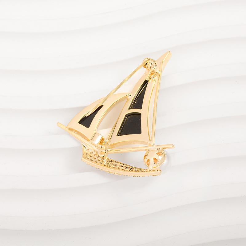 Smooth Sailing Sailboat Brooch: Exquisite Zircon & Natural Mother-of-Pearl Pin Accessory