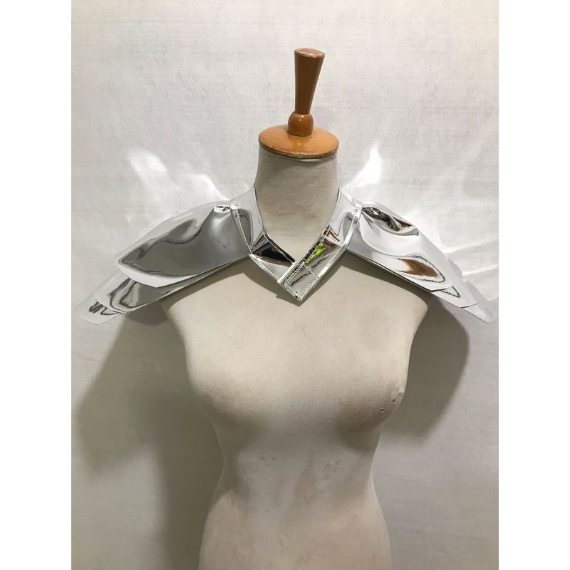 

Самый простой для сочетания Жесткий серебристый лакированный кожаный наплечный шарф для выступлений Одежда для ночного клуба бара Го-го вечеринки Костюмы для подиума Silver One size