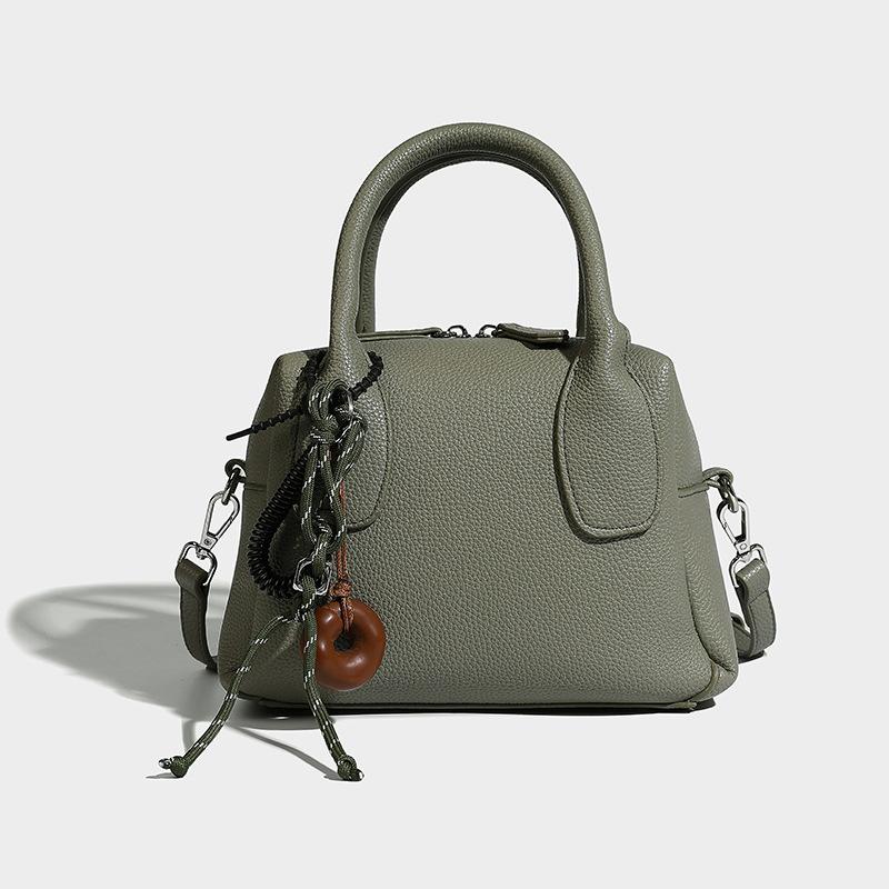 

Niche Design 2024 New Boston Portable Fashion Casual Shoulder Pillow Commuter Versatile Mom Bag