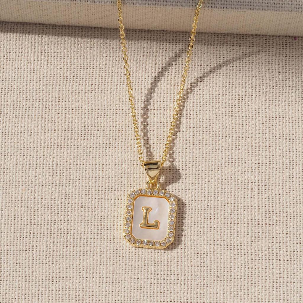 Gold-Plated Copper Shell 26 English Letters Pendant Necklace for Women - Niche Fashion Jewelry