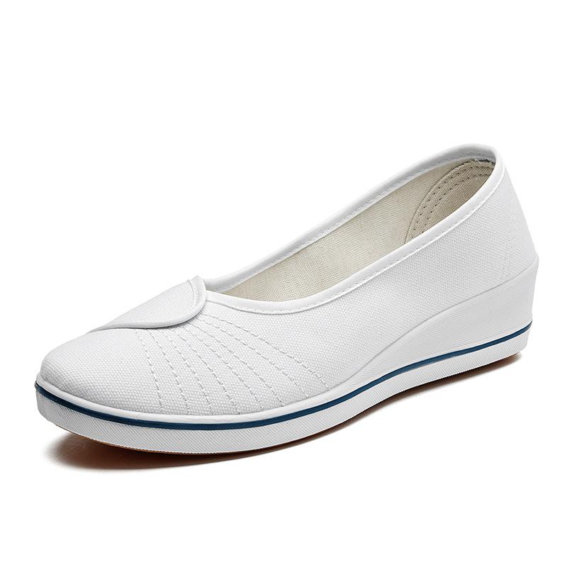 Fashion Women's Work Shoes with a Flat Heel and a Wedge Heel for Nurses