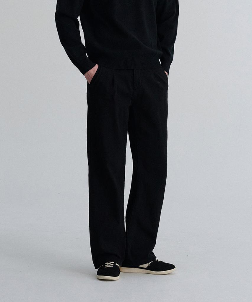CREEDMENS Single-Pleat Semi-Wide Chino Pants (Black)