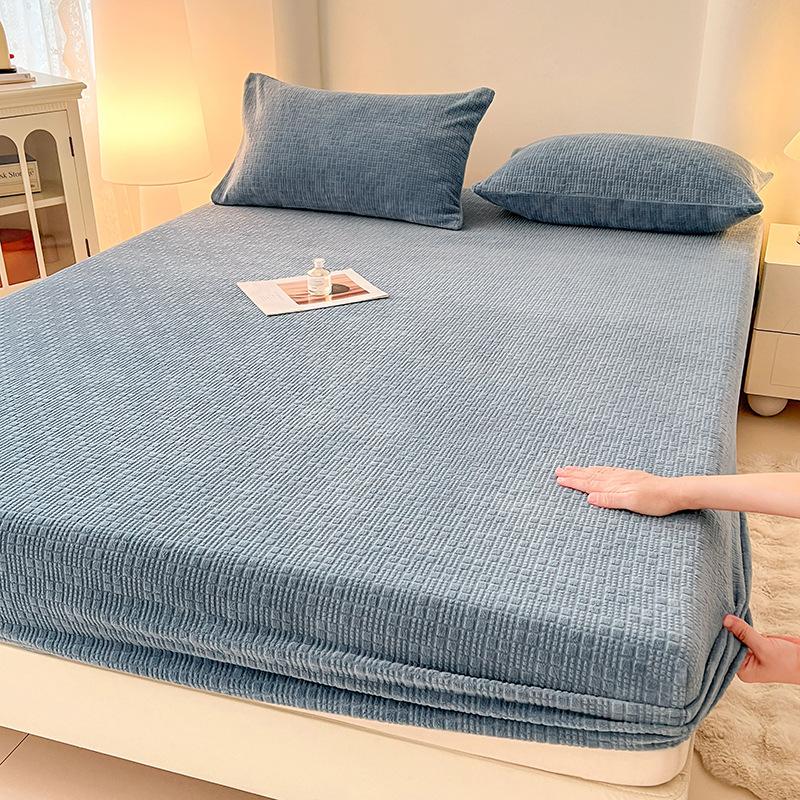 Milk Fleece Carved Fleece Single Mattress Fleece Non-Slip Simmons Bedspread Three-Piece Mattress Protective Cover Bedding