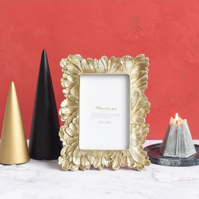 Resin Picture Frame Nostalgic Elegant Type Photo Holder for 6" Photos Bedroom and Living Room Decoration