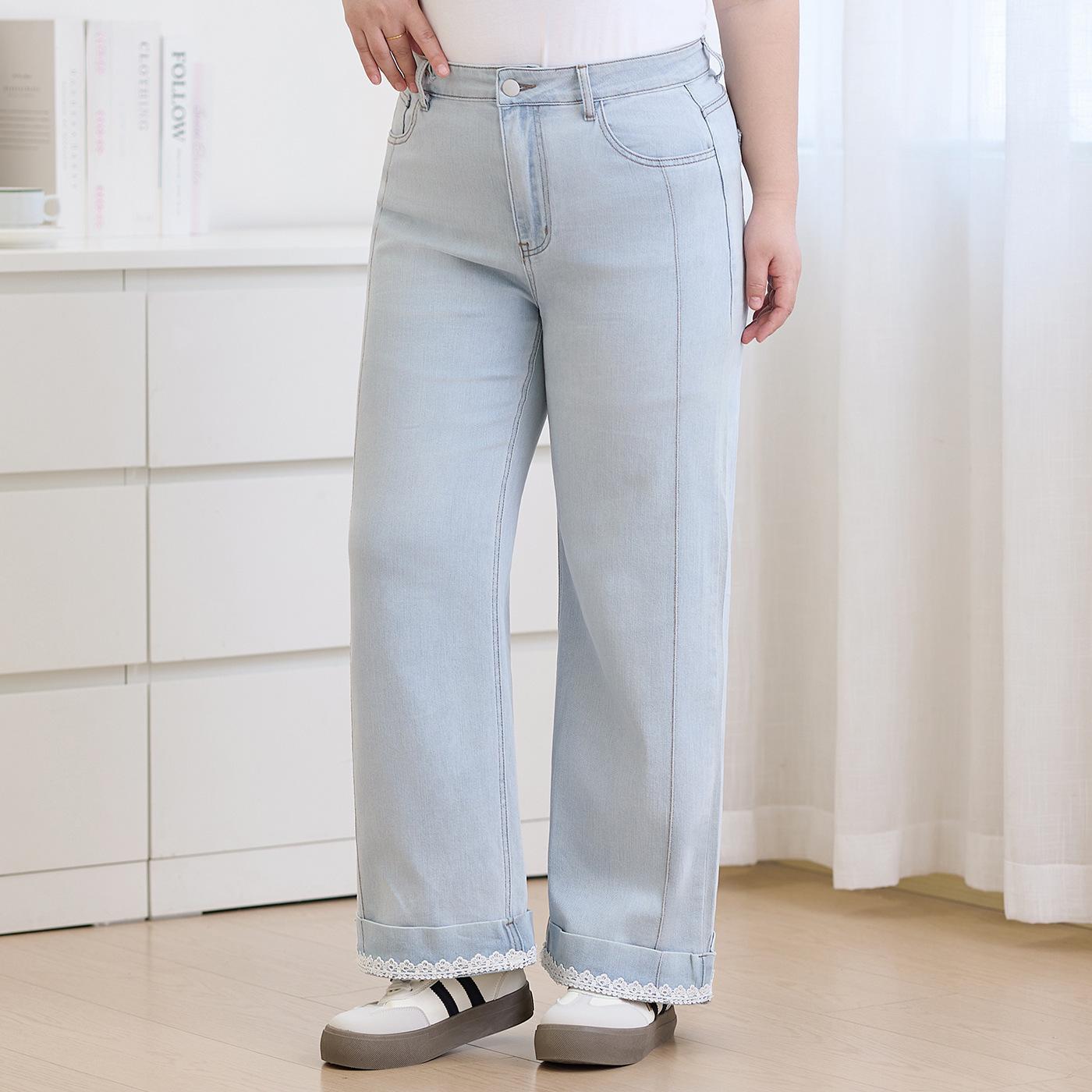 

2025 Зимние женские джинсы прямого кроя больших размеров светлой стирки с кружевной отделкой по низу 4XL (recommended 150-170 lbs) светло-синий