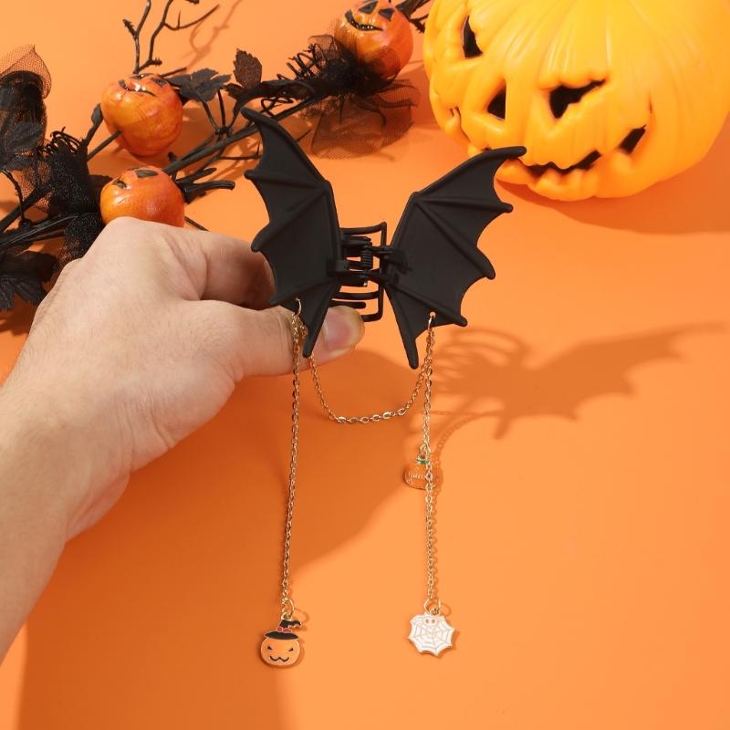 Halloween Bat Hair Clips for Women Tassels Bat Wing Hair Claw Clips Barrettes Punk Gothic Hair Styling Accessories Gift