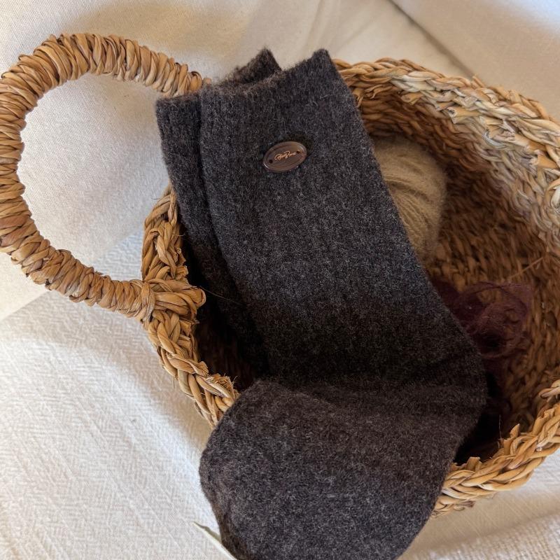 Button Wool Socks, Thick and Warm for Autumn and Winter, Pile Socks, Solid Color, Versatile Cashmere Mid-calf Socks