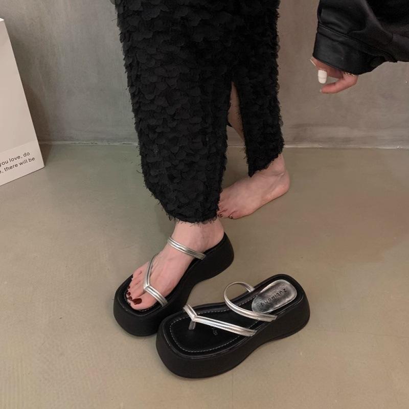 

Дизайнерские нишевые серебристые шлепанцы на толстой подошве, женская обувь, летняя обувь, шлепанцы с подошвой-маффином и носком, французские сандалии 40 серебряный