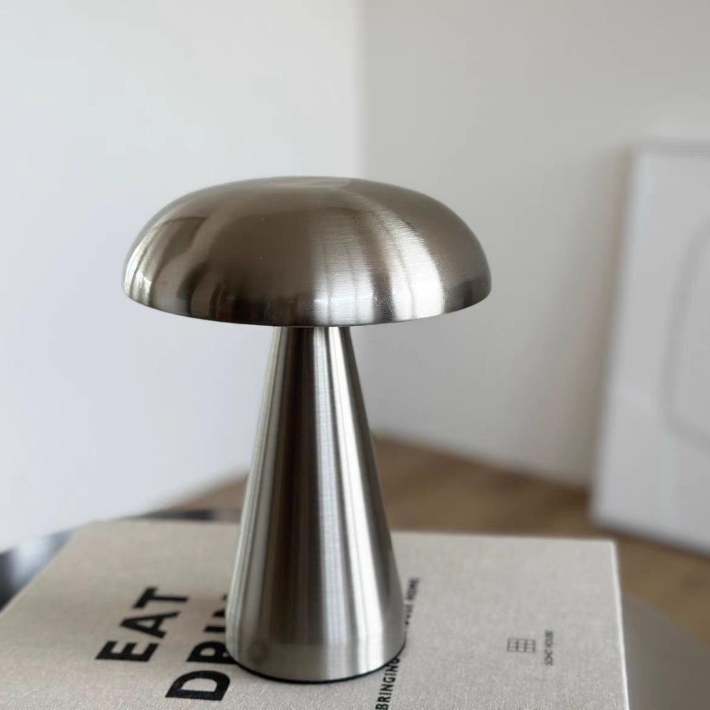 Newest USB Charging Three-color Light Metal Mushroom Table Lamps Clear Desktop Atmosphere Light Interior Decoration Retro HOT