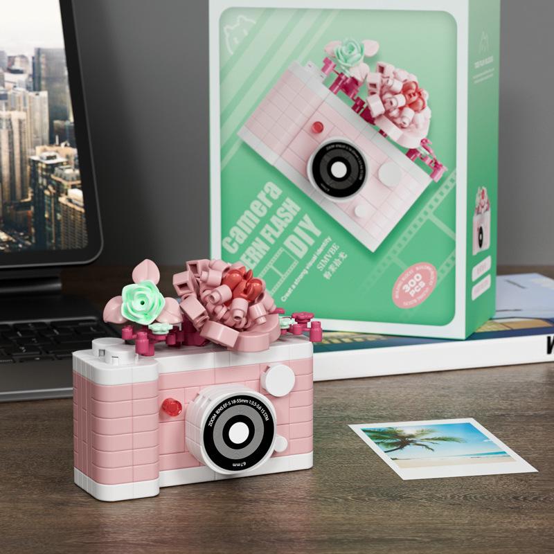 Educational Retro Camera Building Blocks: Compatible with Lego, Fun High-Block Toys for Boys & Girls, Perfect as Desktop Ornaments