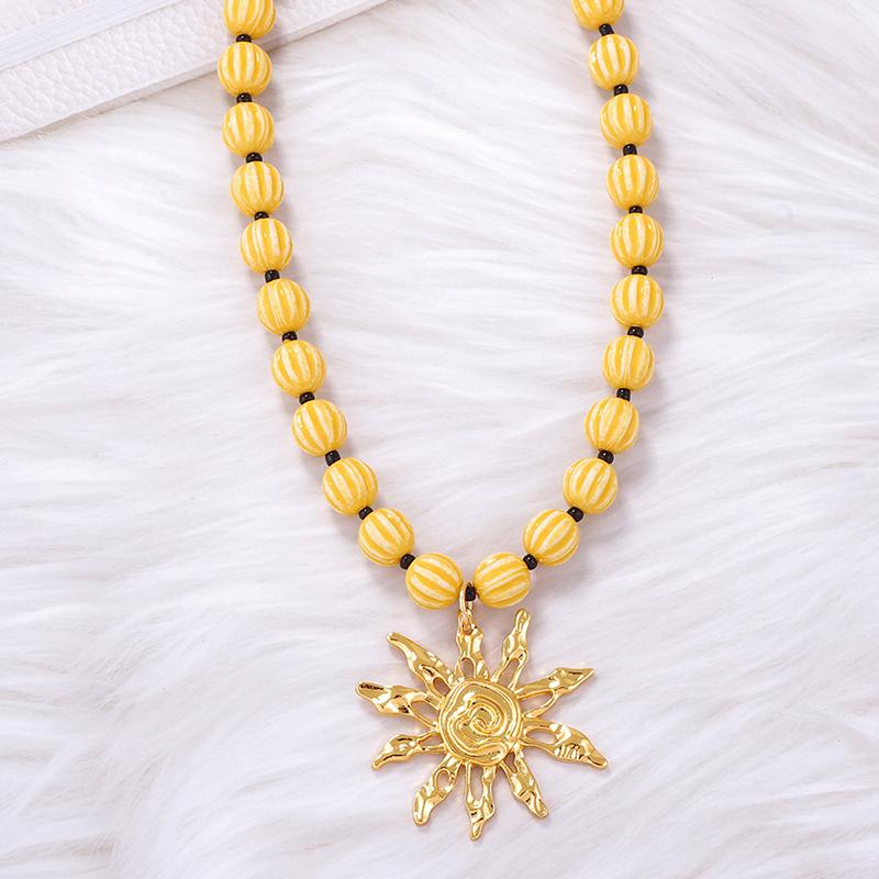 New Vintage Metal Sun Flower Pendant Necklaces Handmaed Beaded Choker Necklace For Women Holiday Party Jewelry Gifts