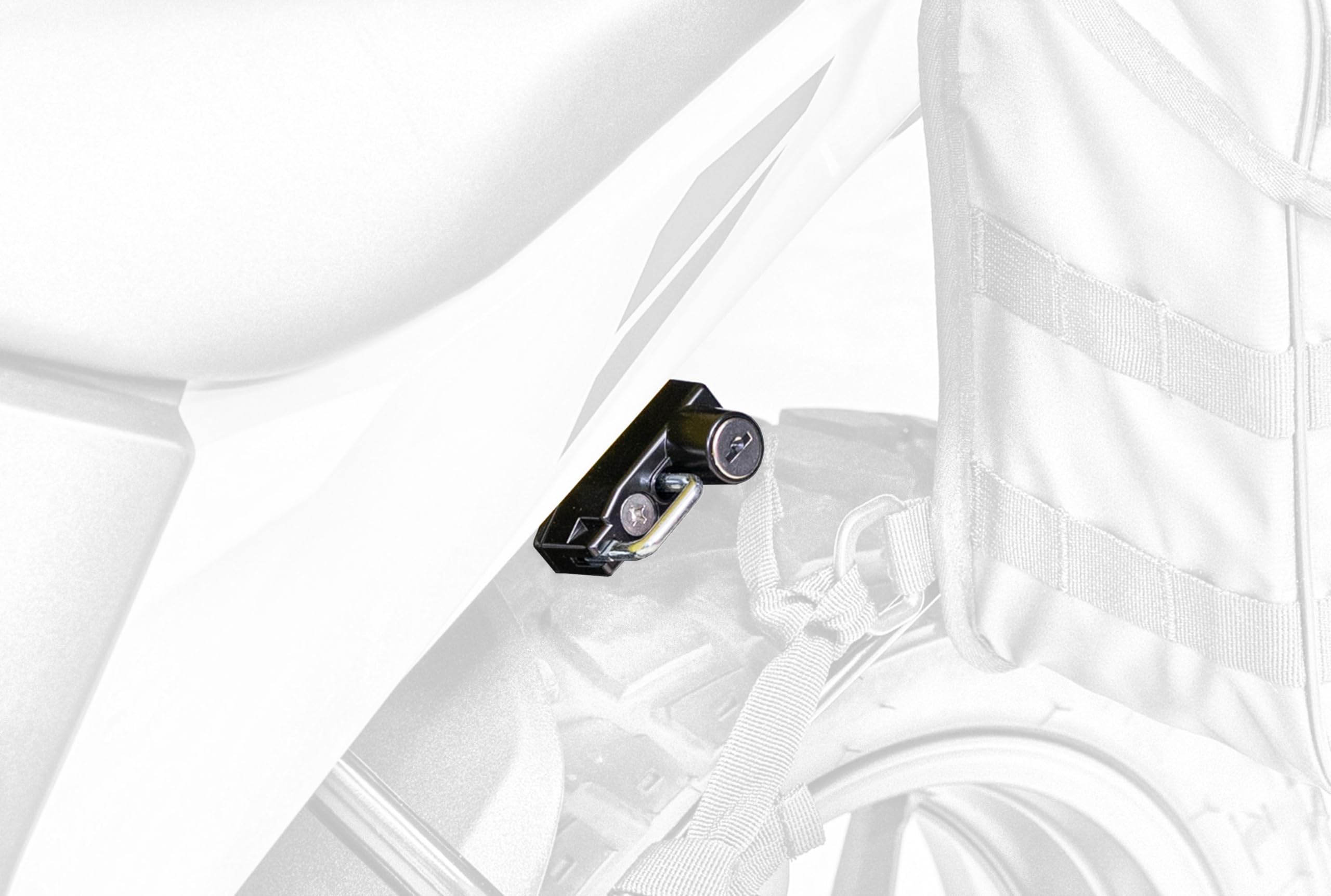 

Kijima Motorcycle Parts Замок для шлема, черная отделка, для V-Strom SX ( 23-) 303-1619