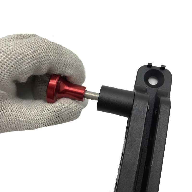 Czarny czerwony samochodowy regulowany uchwyt na gaśnicę do dekoracji bagażnika samochodu, wnętrza samochodu