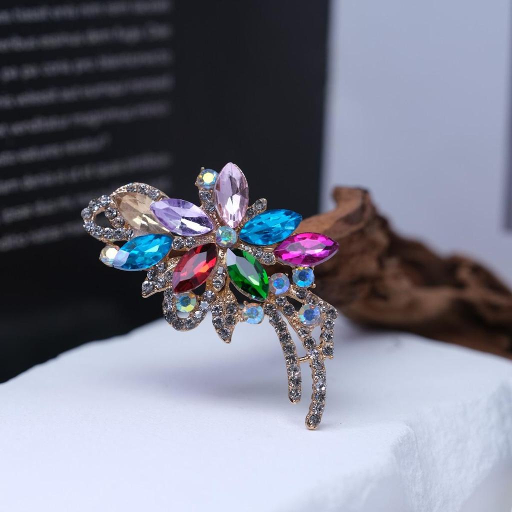 High-End Light Luxury Women's Brooch with Colorful Diamonds - Dual-Use Scarf Buckle and Coat Pin Accessory