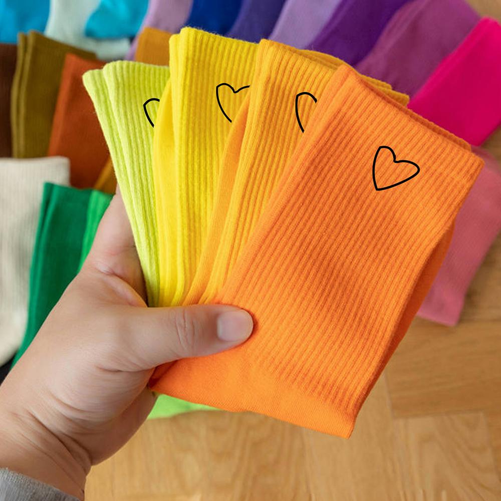 Random 5/10/20 Pairs Unisex Mid Socks Heart Pattern Breathable In Simple Women Men Sweat High-Quality Casual Fashion Sport Socks