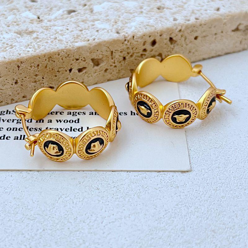 

Металлические серьги с эмалевой росписью в ретро-стиле: Европейская и американская мода золотой