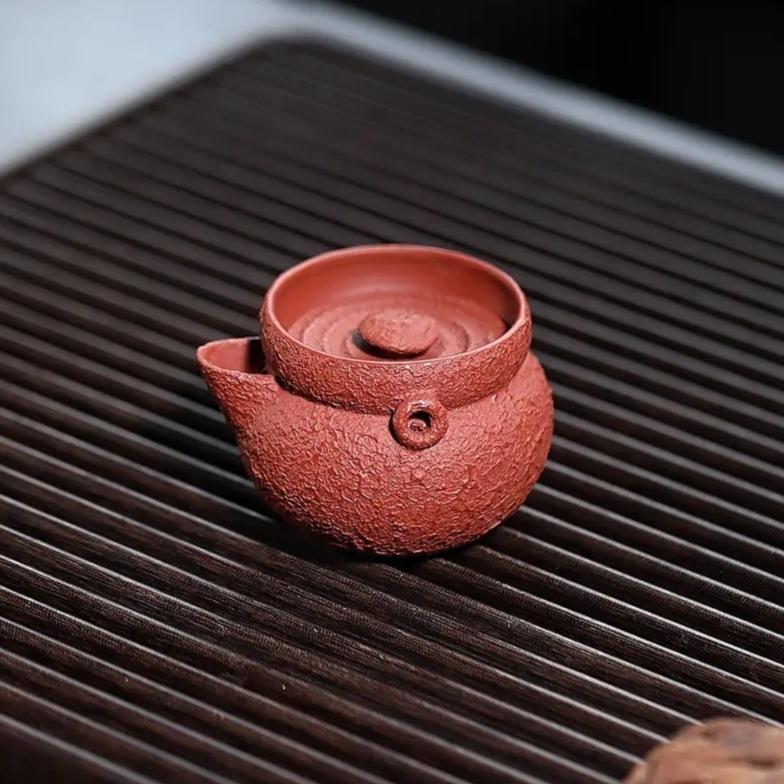 

70ml Yixing Purple Clay Teapots Famous Master Handmade Small Treasure Bottle Pot Raw Ore Zhu Mud Tea Maker Kettle Zisha Tea Set