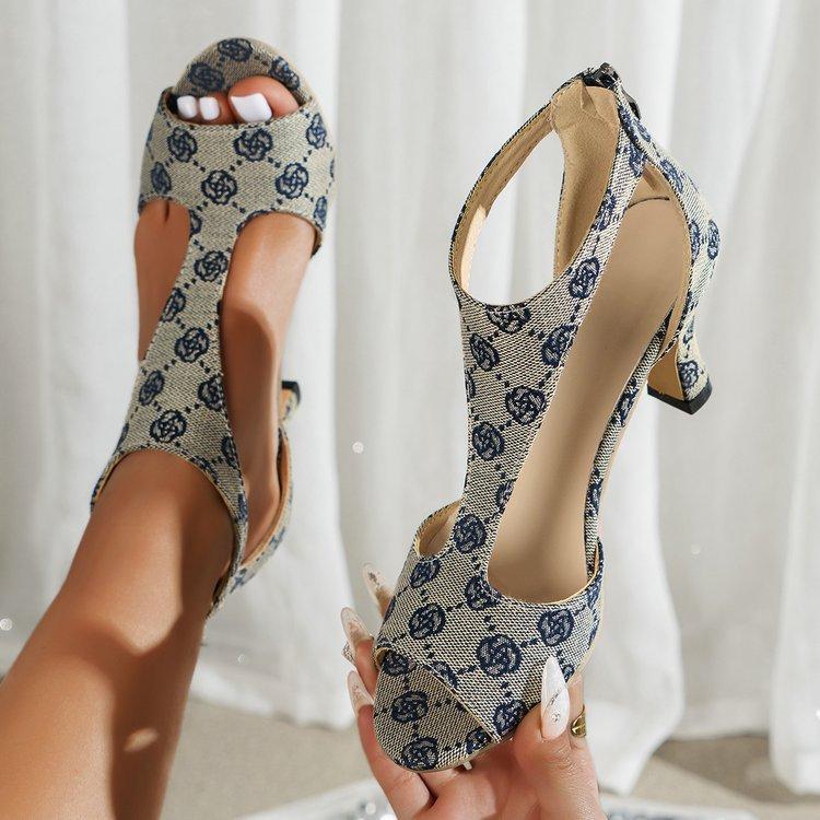 

Простые и модные туфли на молнии сзади с каблуком-мешком и рыбьим ртом, женские летние босоножки большого размера с пустыми боковыми шпильками 43