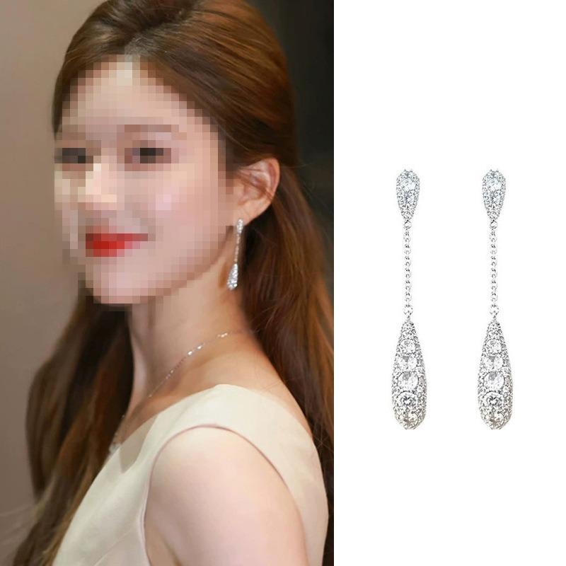 Xu I is dazzling Zhao Lusi Xu Yan same silver needle zircon pearl earrings elegant stud earrings light luxury high-end earrings