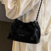 2025 new Korean version niche design simple pleated cloud bag fashion versatile commuter chain messenger bag women