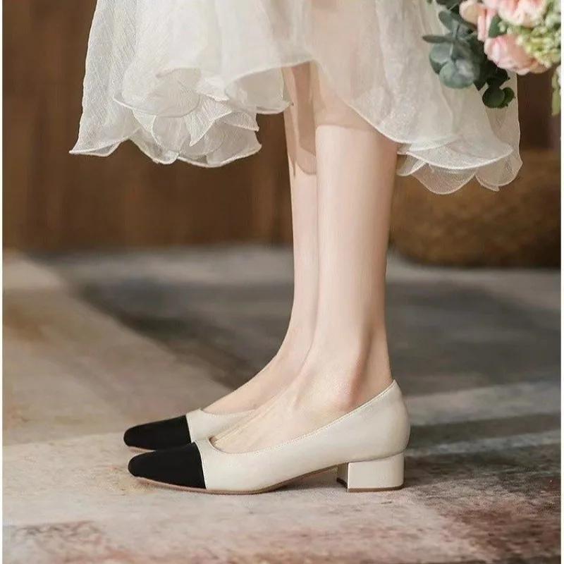 Escarpins patchwork en cuir noir et beige pour femmes, chaussures habillées à talons épais, bout carré, talons bas, bouche peu profonde, talons bas