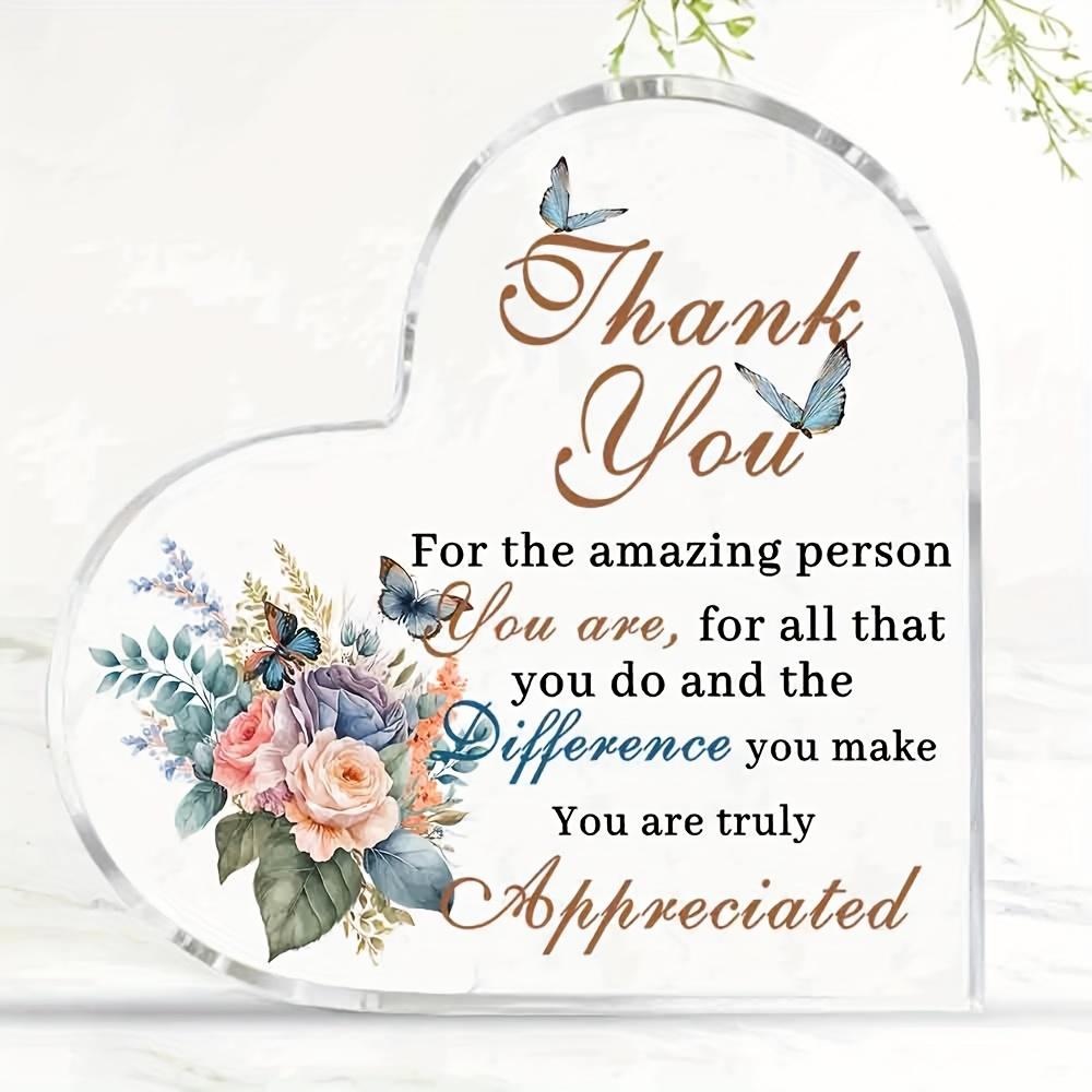 Inspirerande Citat Skrivbordsdekor - Hjärtformat Akrylplakett med Blom- och Fjärilsdesign, 'Tack för den Fantastiska Person Du Är' Uppskattning