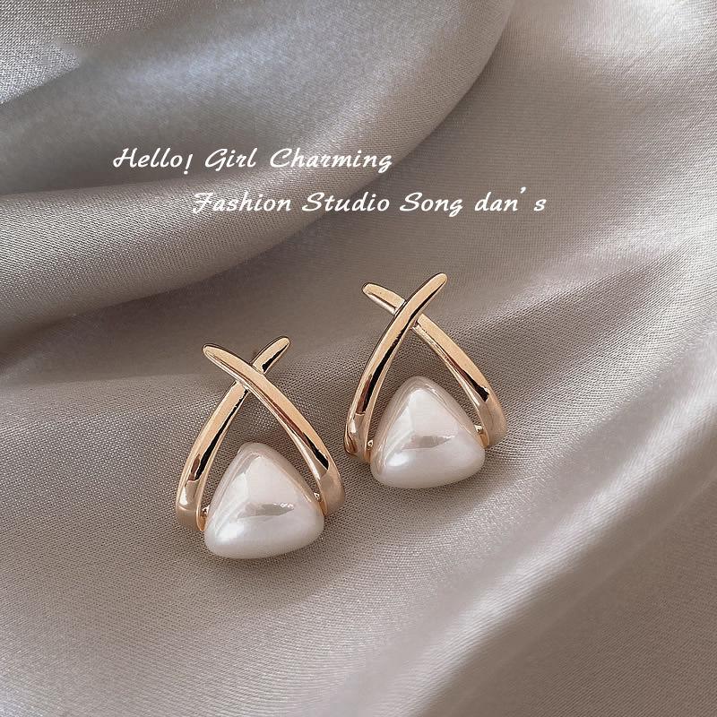 

Серьги-пусеты с жемчугом 2024: Уникальный, Роскошный, Высококлассный Дизайн для Женщин