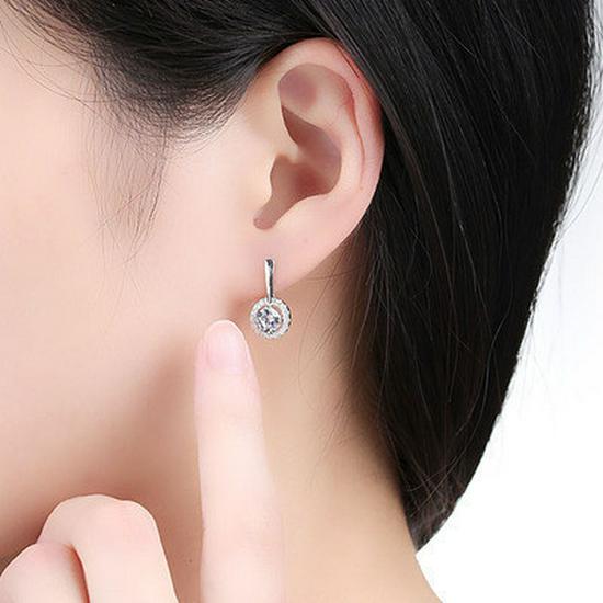 Korean Fashion Temperament Hollow Round Sparkling Diamond Silver Stud Earrings